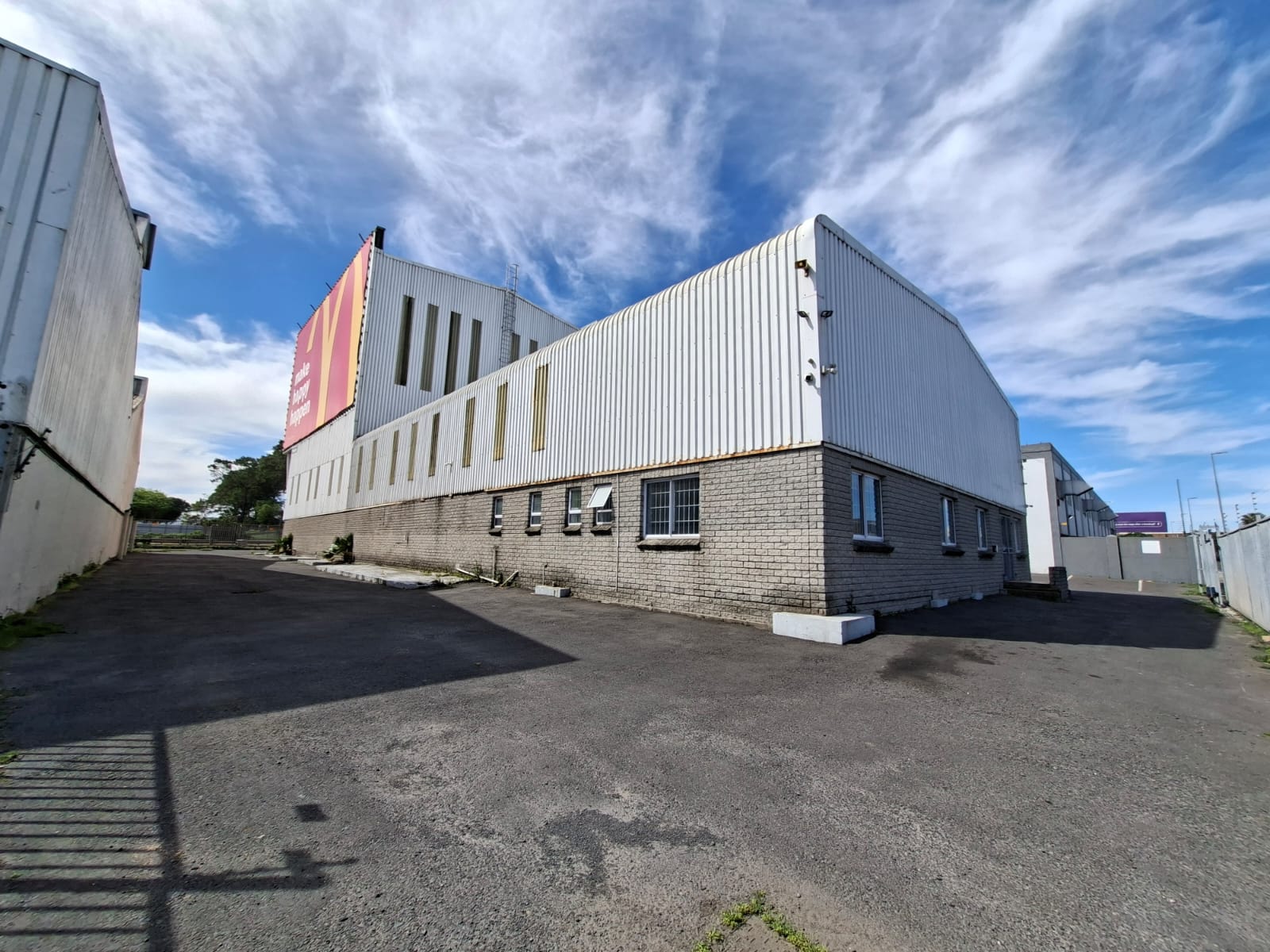 700m² Warehouse For Rent in Airport Industria 2 Airport Industria